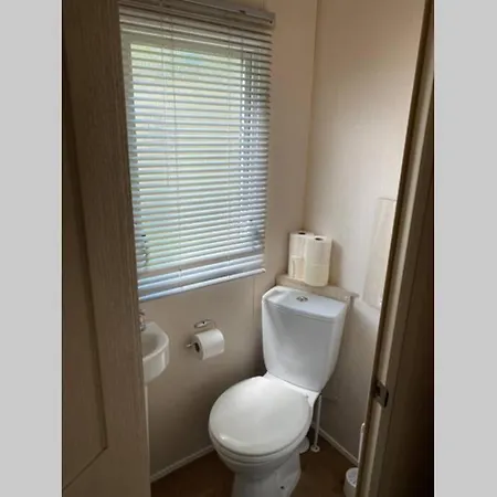 Modern Static Holiday Home Only 7 Miles From York Sleeps 6 York