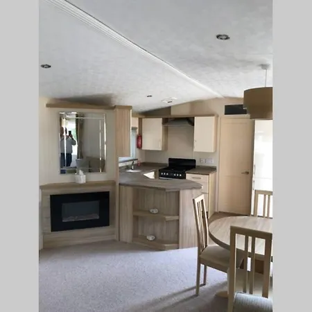 Modern Static Holiday Home Only 7 Miles From York Sleeps 6 Apartman