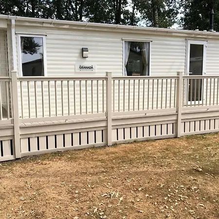 Modern Static Holiday Home Only 7 Miles From York Sleeps 6