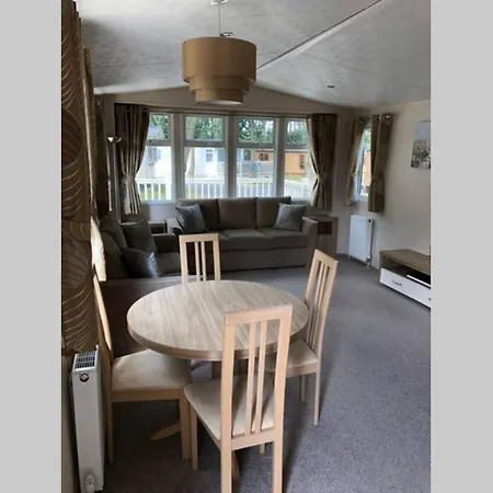 Modern Static Holiday Home Only 7 Miles From York Sleeps 6 Apartment York