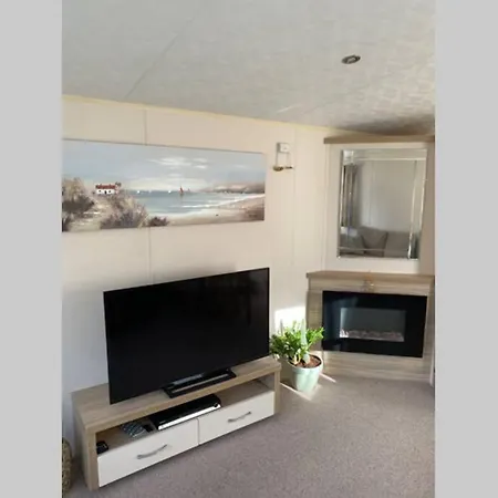 Modern Static Holiday Home Only 7 Miles From York Sleeps 6 * York